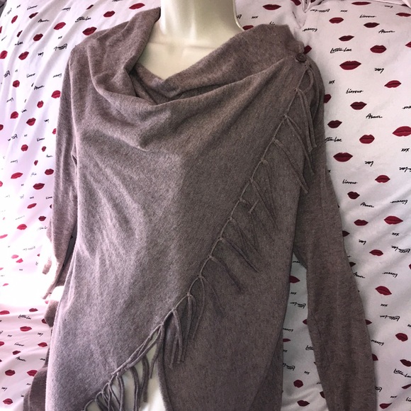 She + Sky small light brown sweater π - Picture 3 of 5